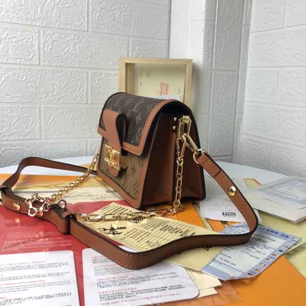 ルイヴィトンバッグ側面デザイン